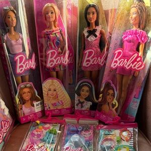 4 Barbie dolls with 6 fashion packs NWT fashionista dolls 💃🏻💄💋🌸💗